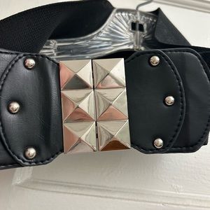 Women’s fashion belt